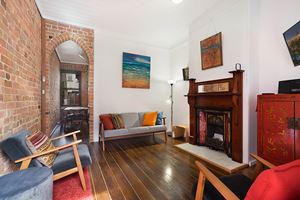 The lounge room at 9 Alfred Street Terrace